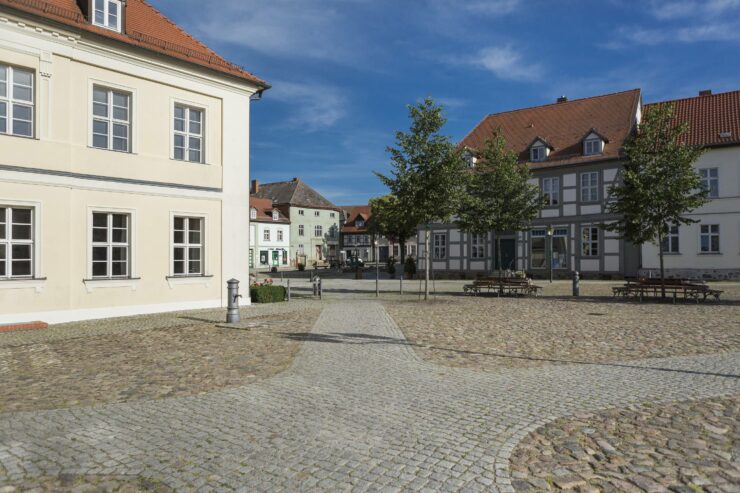 Marktplatz mit historischen Häusern, Foto: TMB-Fotoarchiv/Steffen Lehmann